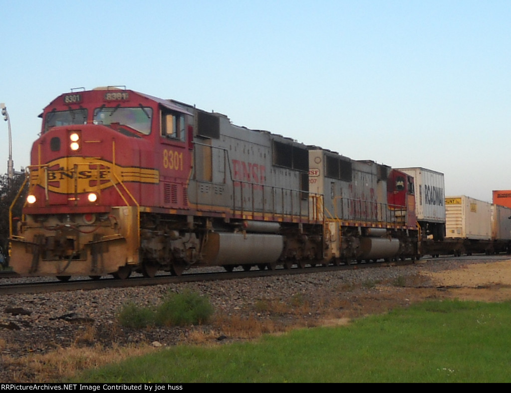 BNSF 8301 East